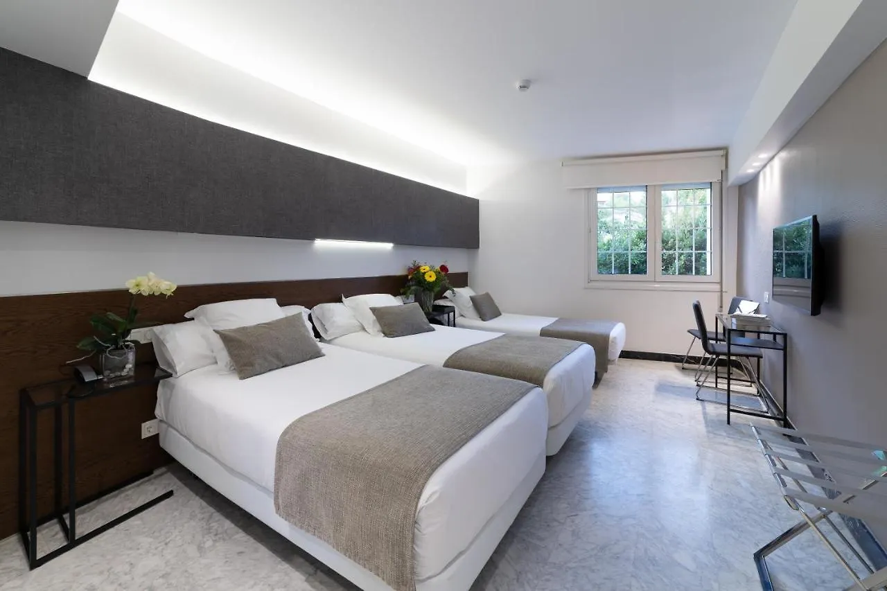 Hotel Avenida San Sebastian 3*,