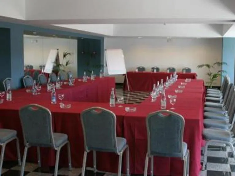 Hotel Avenida San Sebastian 3*,