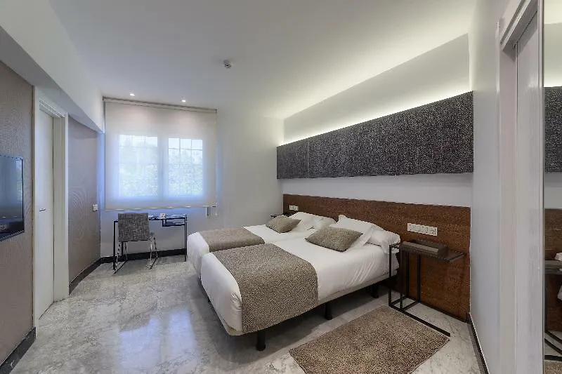 Hotel Avenida San Sebastian 3*,  Spain