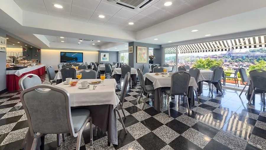 Hotel Avenida San Sebastián 3*,